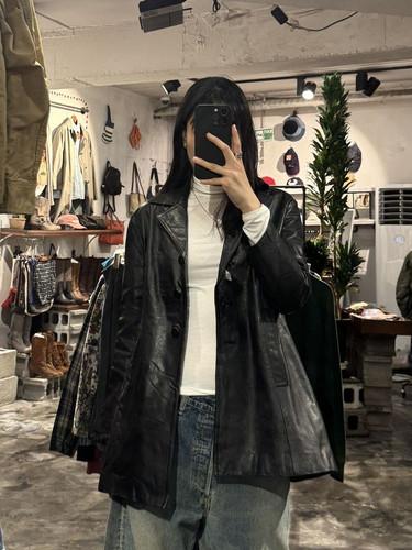Black leather jacket +to 10