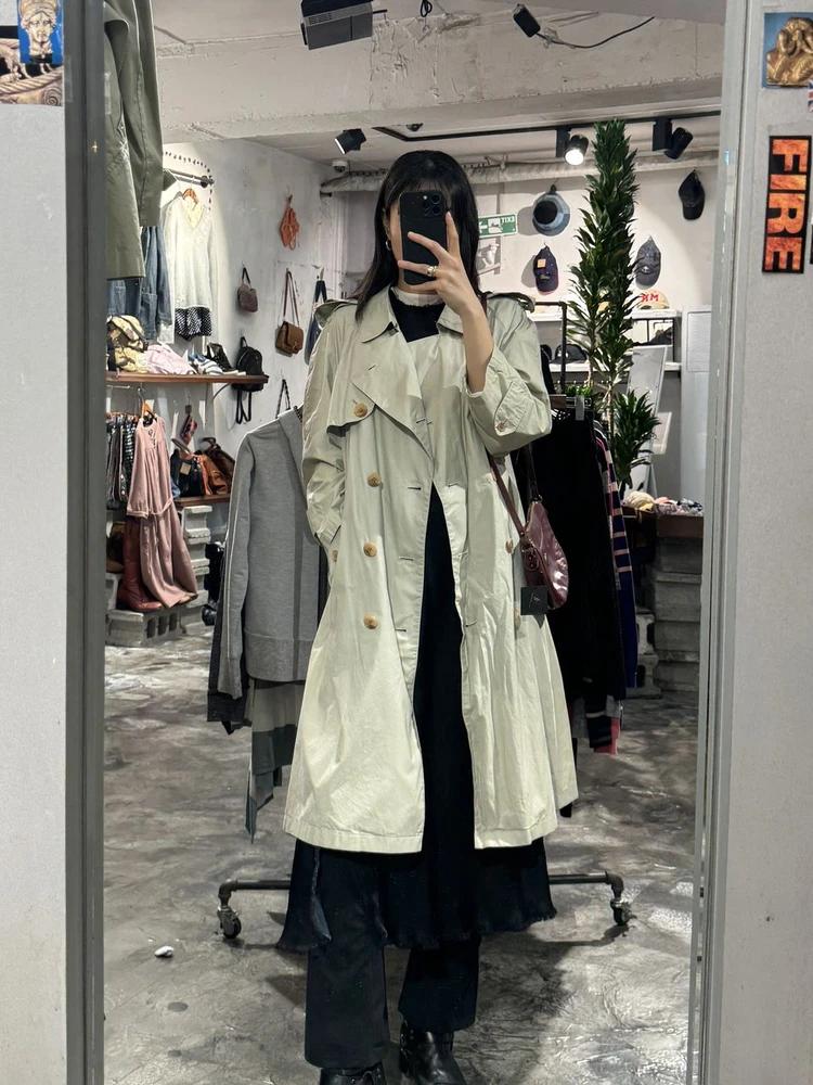 Burberrys beige trench coat_f 3