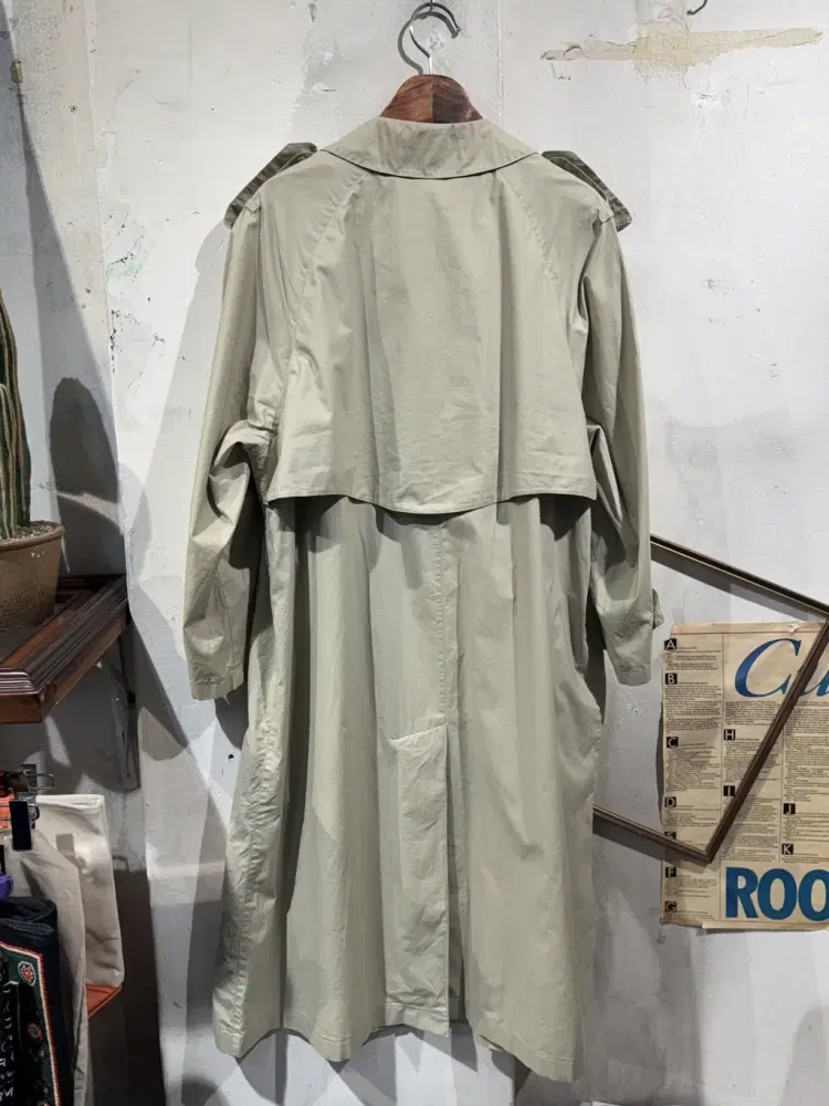 Burberrys beige trench coat_f 9