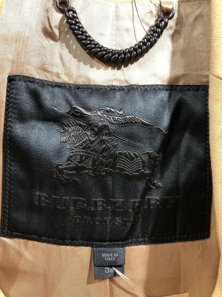 Burberry beige coat +f 8