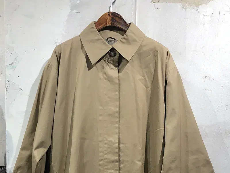 Yves Saint Laurent beige long coat_to 6