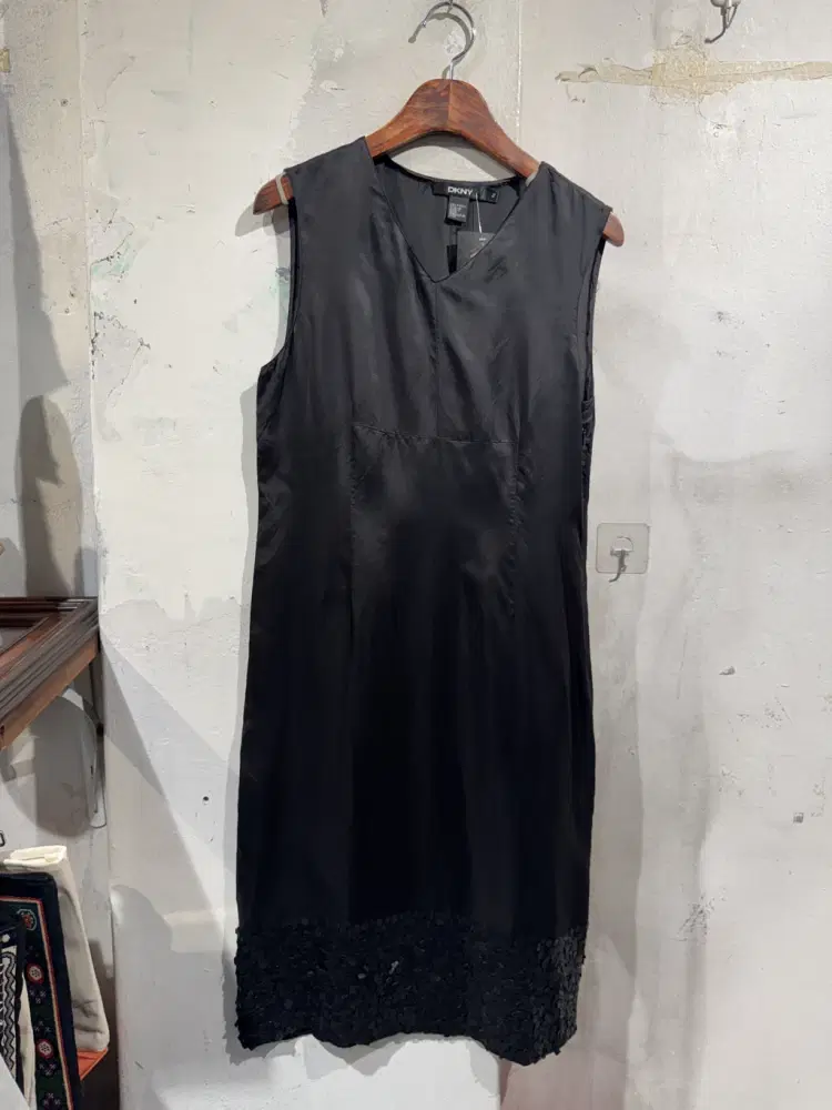 Dkny black sequin midi onepiece +to 3