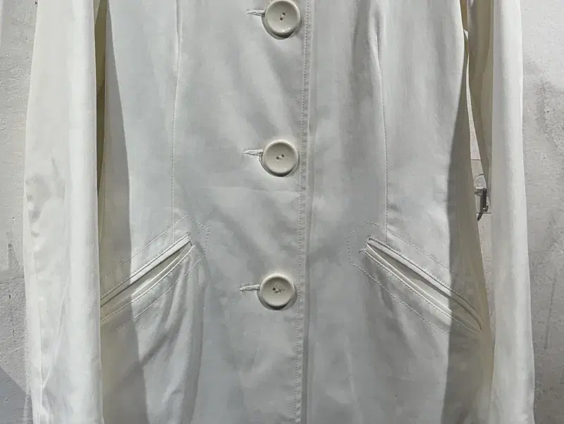 Amz Paris white jacket_to 7