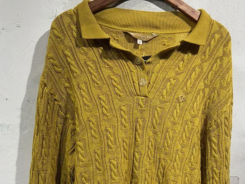 Christian Dior yellow sweater_to 6