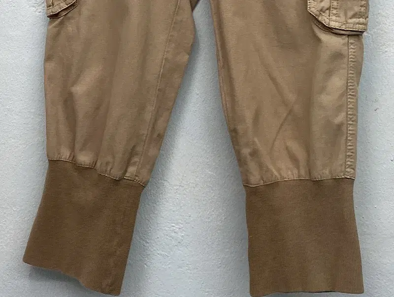 Burberry Blue Label beige ribbed hem cargo pants_f 8