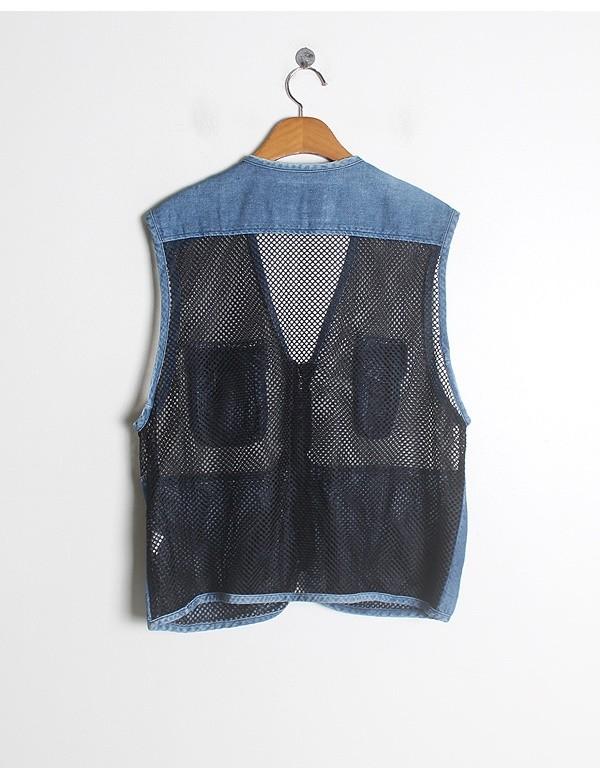 LONELY WOLF 11