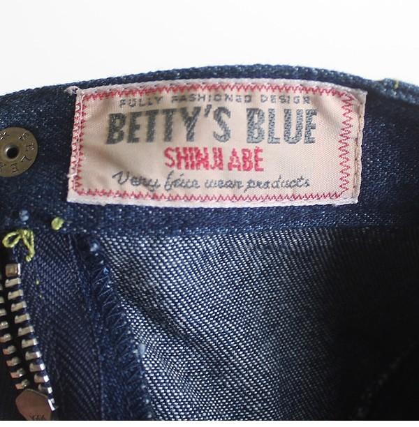 BETTY'S BLUE [25] 9