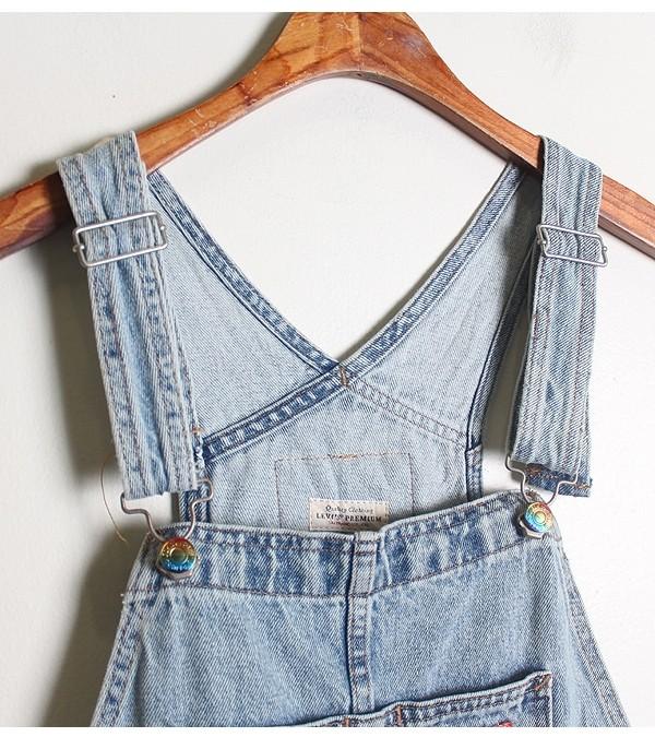 LEVIS 4