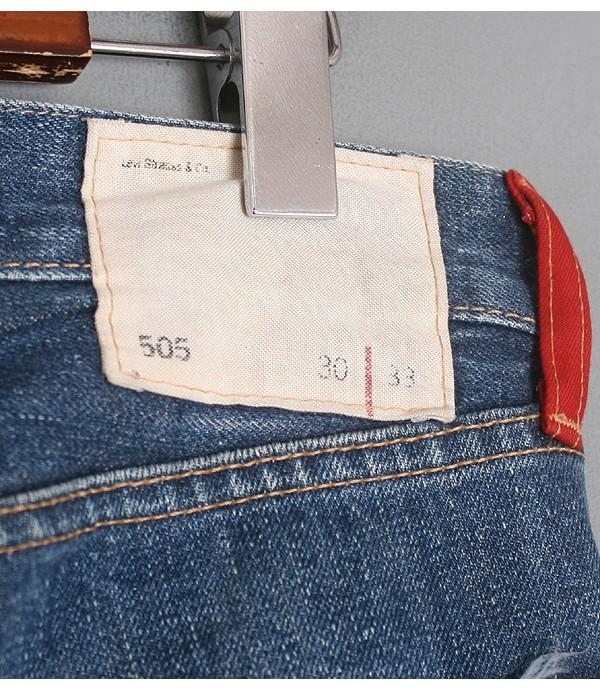 Levis [27] 10