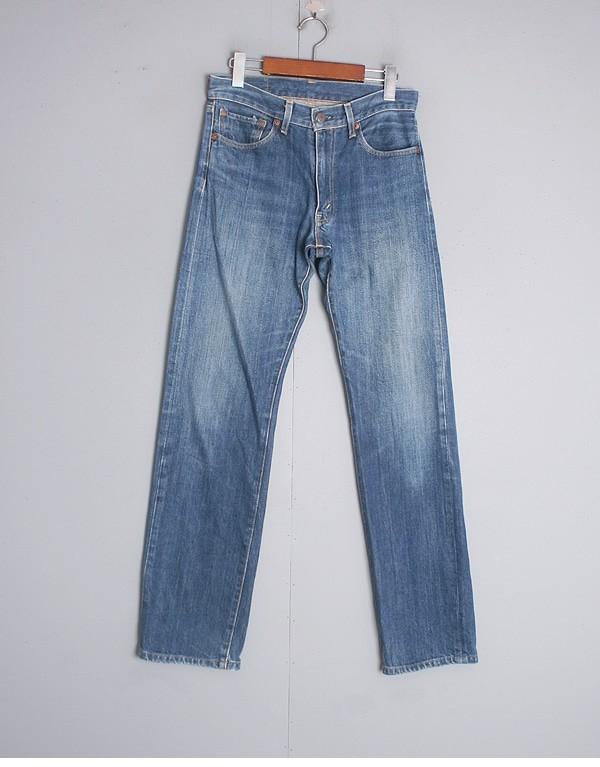 Levis [27] 3