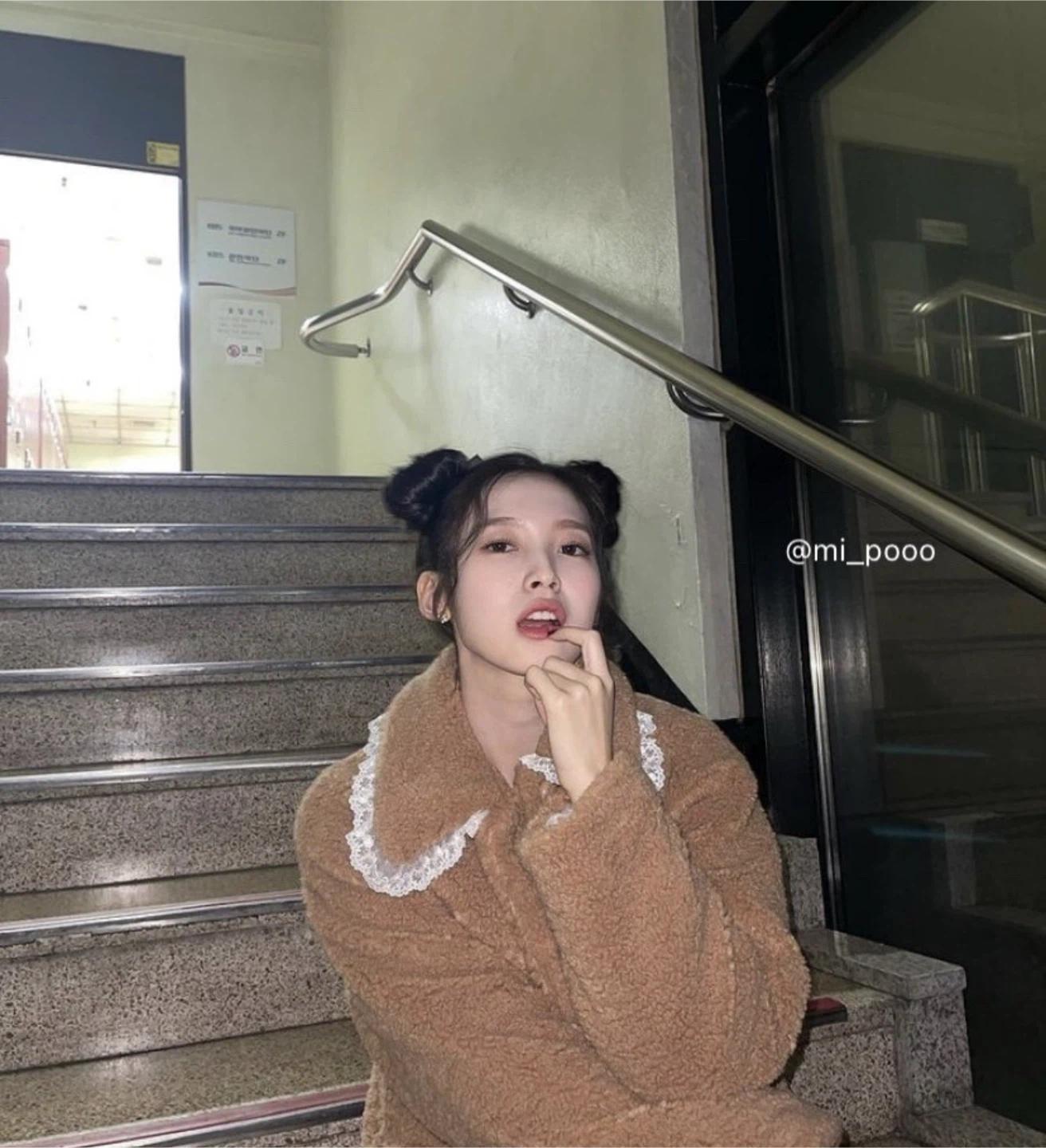 마가린핑거스 레이스 테디 뽀글이 퍼 자켓 (블랙핑크 지수, 오마이걸 아린 5