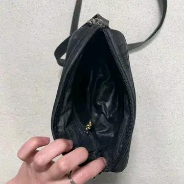 살바토레 페라가오 스웨이드 간치니 로고 블랙 크로스백 6