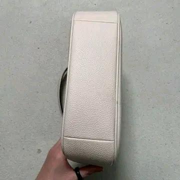 코치 페블레더 테리 호보백 아이보리 4