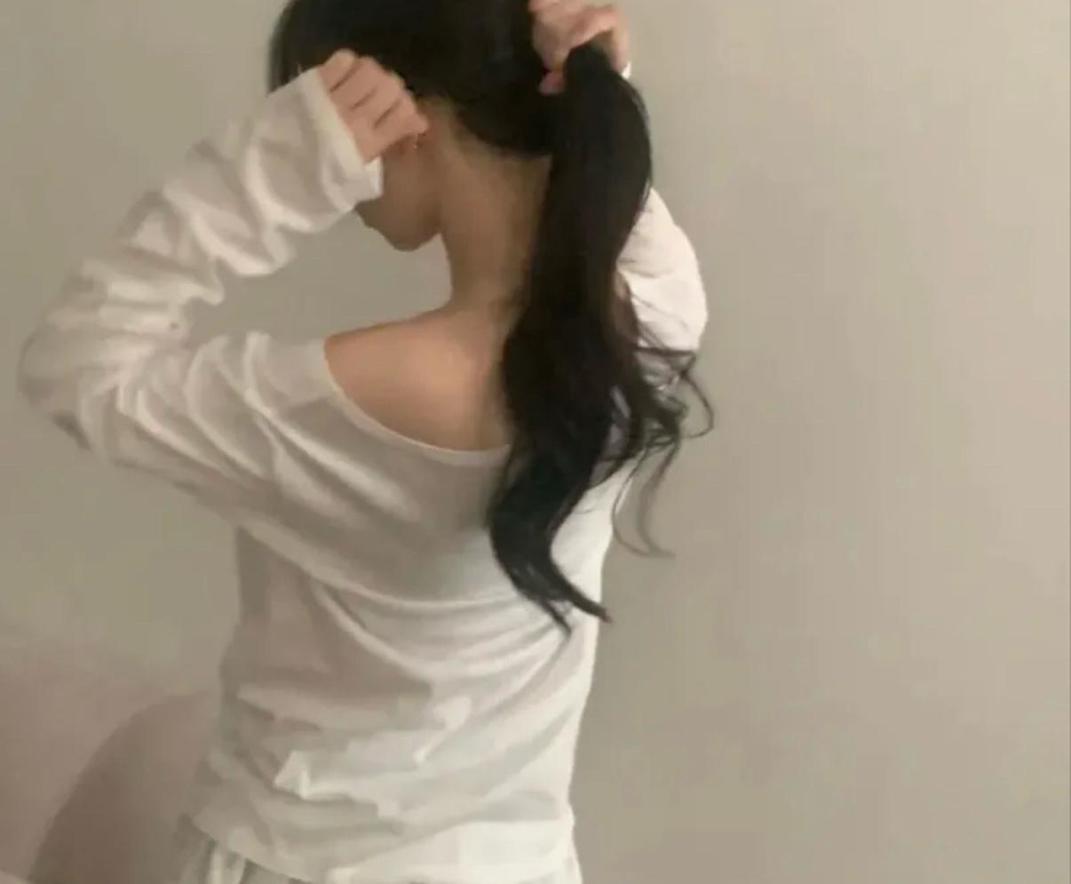 언밸런스 오프숄더 긴팔 티셔츠 3