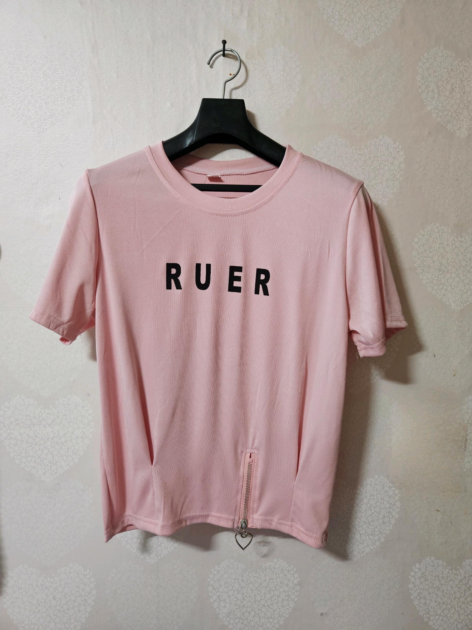 RUER 레터링 하트 지퍼 반팔 티셔츠 2