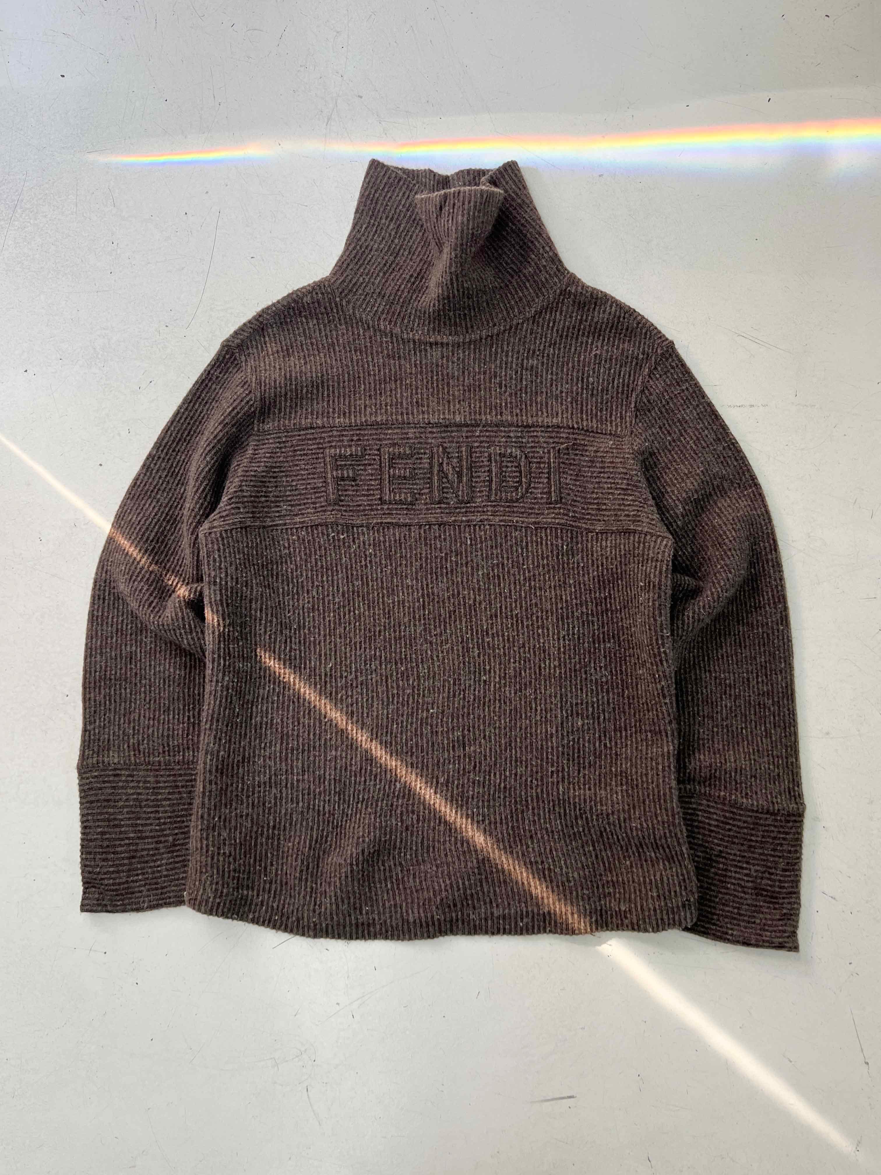 90s FENDI logo knit 2
