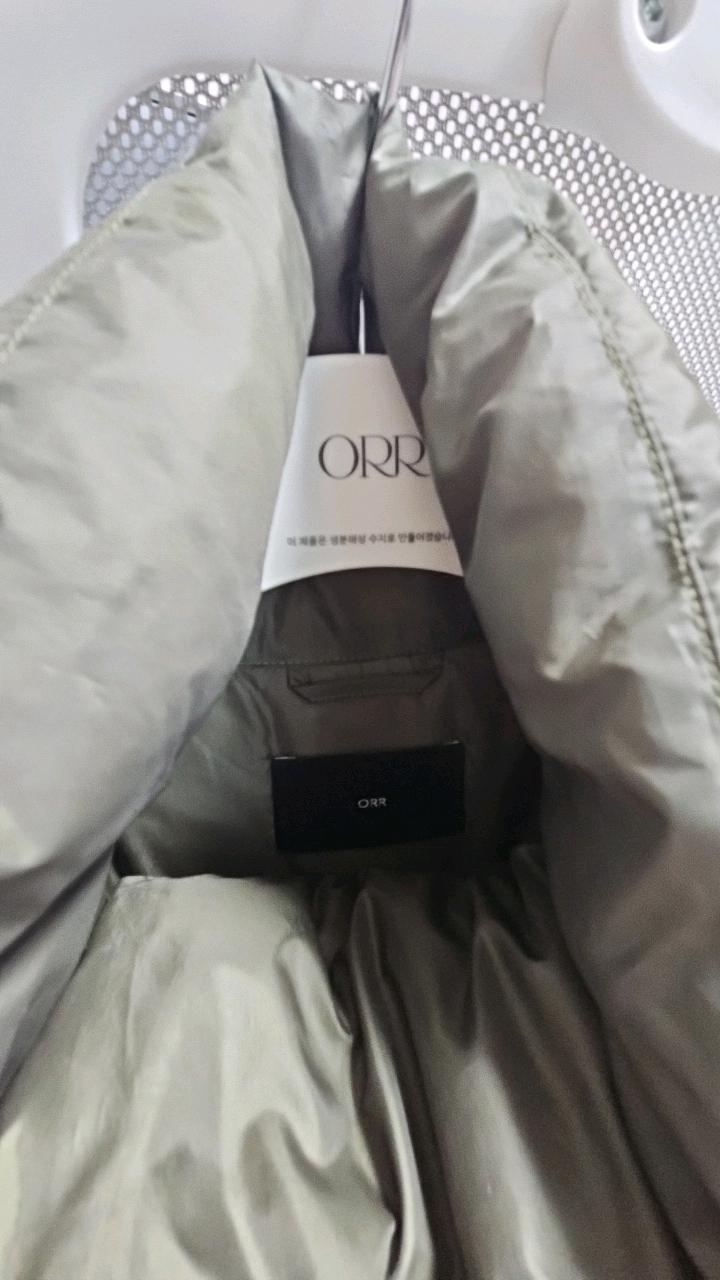 오르 벨티드 하이넥 패딩 베스트 카키 5
