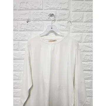 Free 22s 마땡킴 화이트 라운드 티셔츠 C965 6