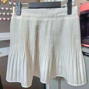 화이트 플리츠 치마바지(새상품) 2