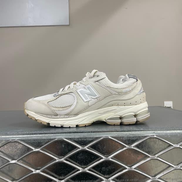 뉴발란스 2002R 아이보리 240 2