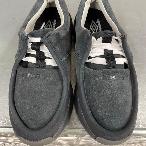 엄브로 피티 v2 230 6