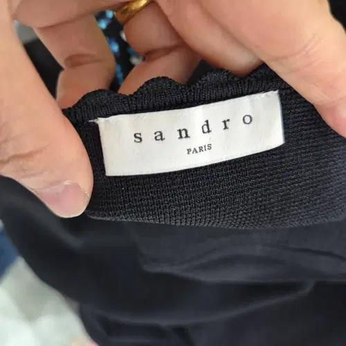 산드로 르위트 블랙 자수 반팔 원피스 4