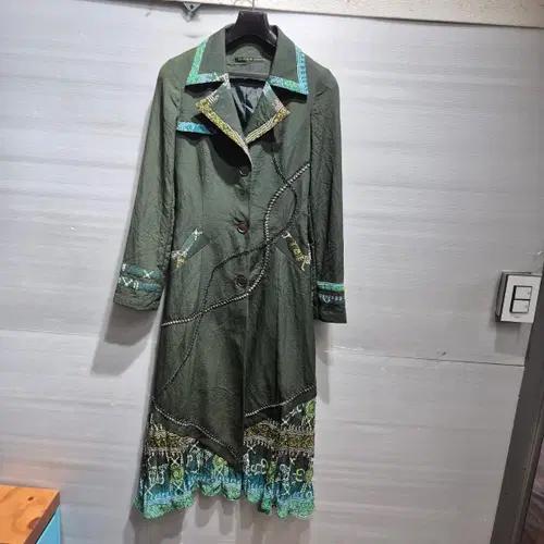 DICHE 카키색 패턴 롱 코트 2