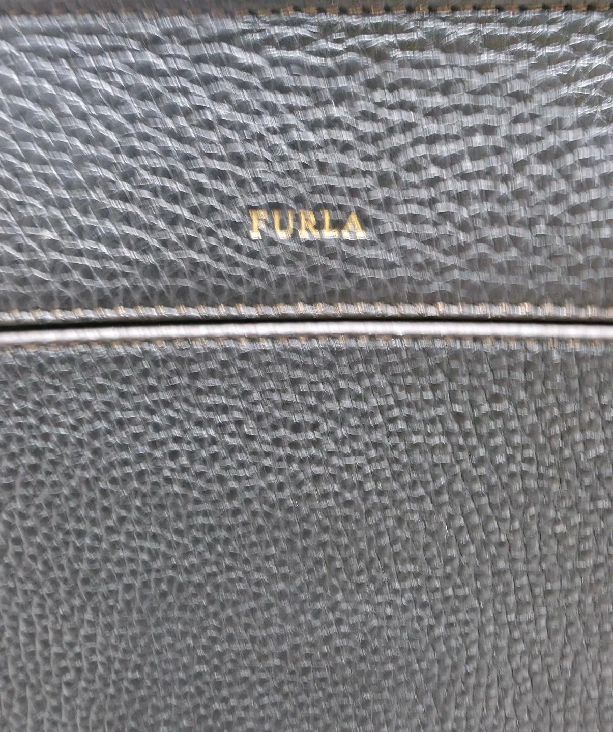 FURLA 블랙 가죽 토트백 2