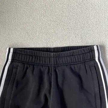 아디다스 클래식 스웨트팬츠 4