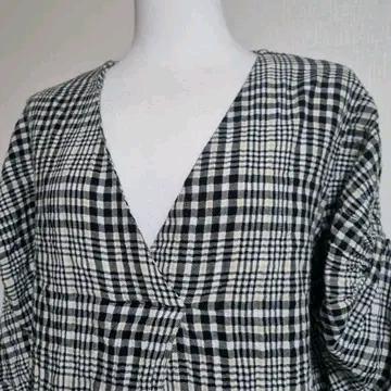BL143 자라 꼬임소매체크블라우스 3
