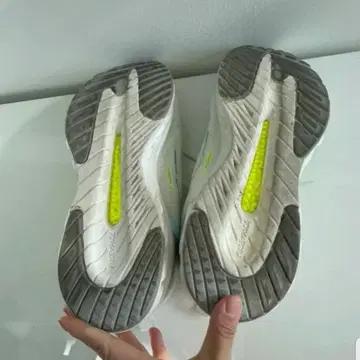 다이나핏 퓨저닉 러닝화 275 8