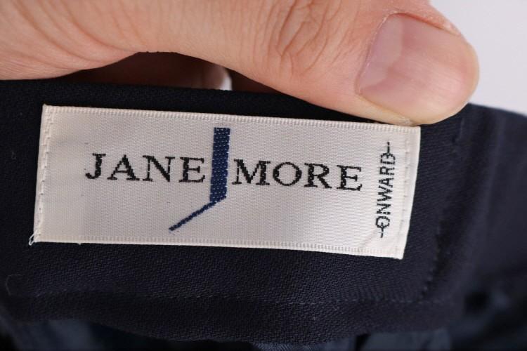 JEANE MORE 7