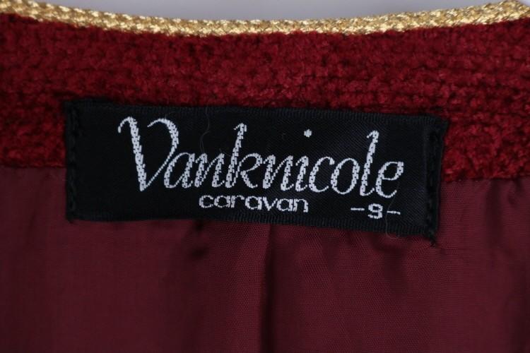 VANKNICOLE 7