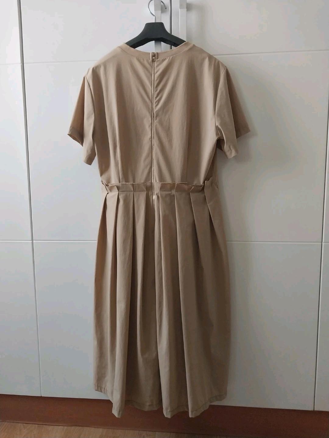 (미착용)베이지 핀턱원피스 3