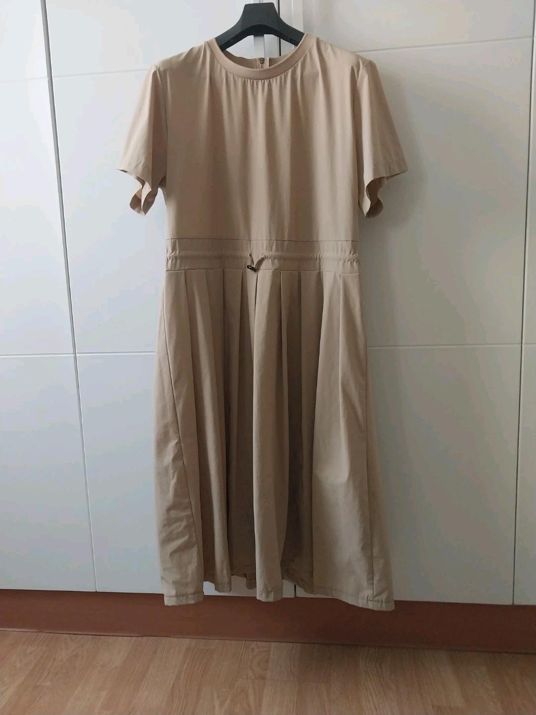 (미착용)베이지 핀턱원피스 2
