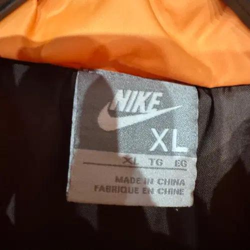 나이키 오렌지 경량패딩 XL 4