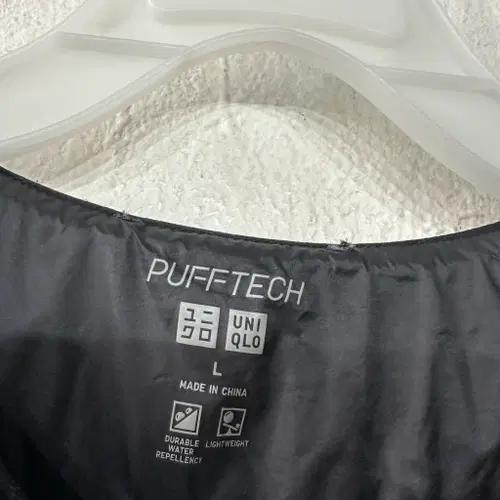 유니클로 퍼프테크 경량패딩조끼 여성L 4