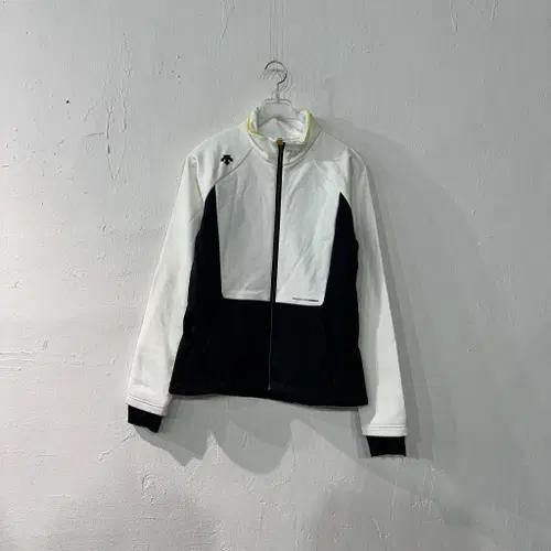 데상트 러닝 여성 져지 M 2