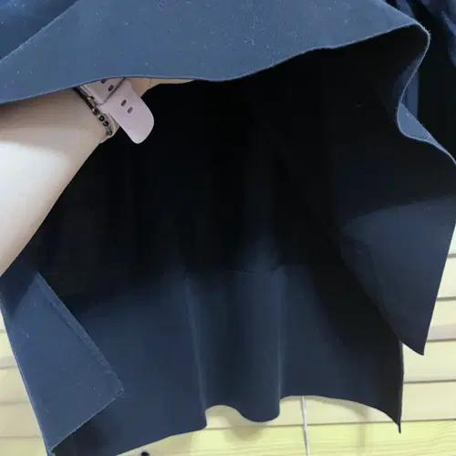 COS 여성 블랙 루즈핏칠부티셔츠 XS사이즈 5