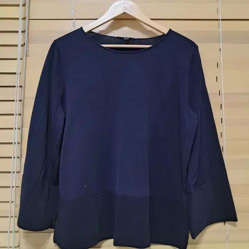 COS 여성 네이비티셔츠 L사이즈 3