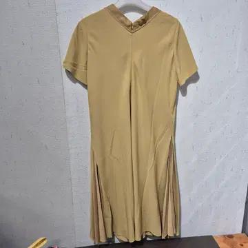 랑방 브이넥 반팔 롱 원피스 카멜 9