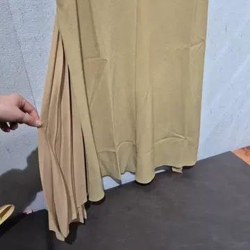 랑방 브이넥 반팔 롱 원피스 카멜 8