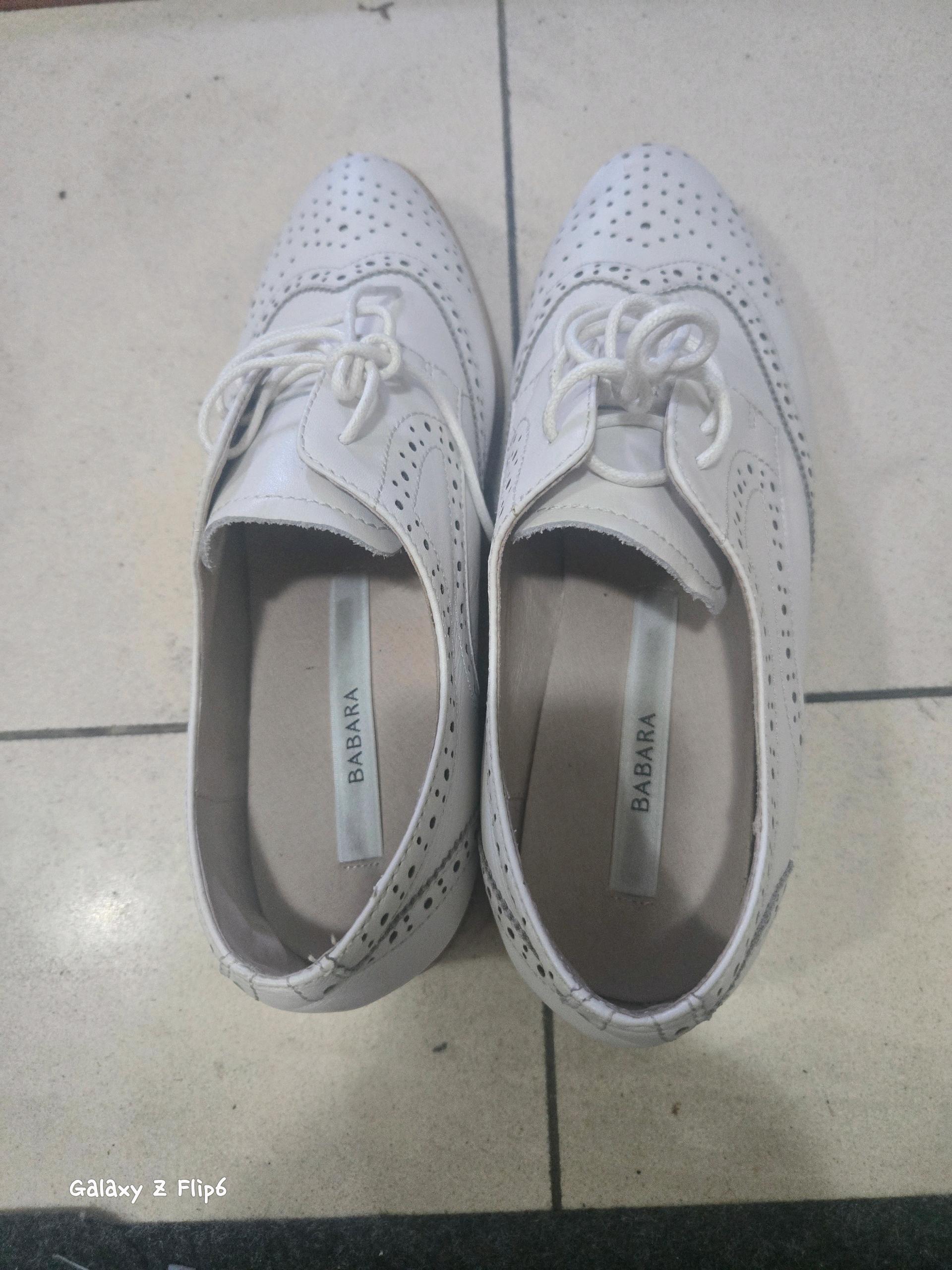 펀칭 디테일 통굽 윙팁 옥스포드화 4