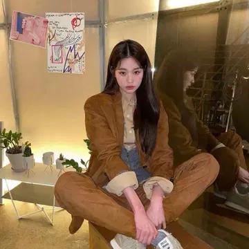 장원영 미우미우&뉴발란스 574 데님 스니커즈 베이지 36 3