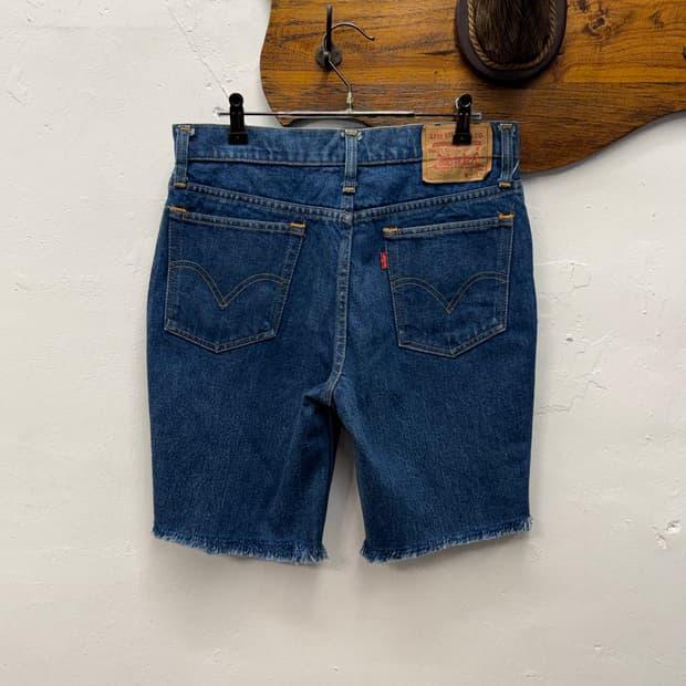 90s Levi’s 505 Denim Shorts 2