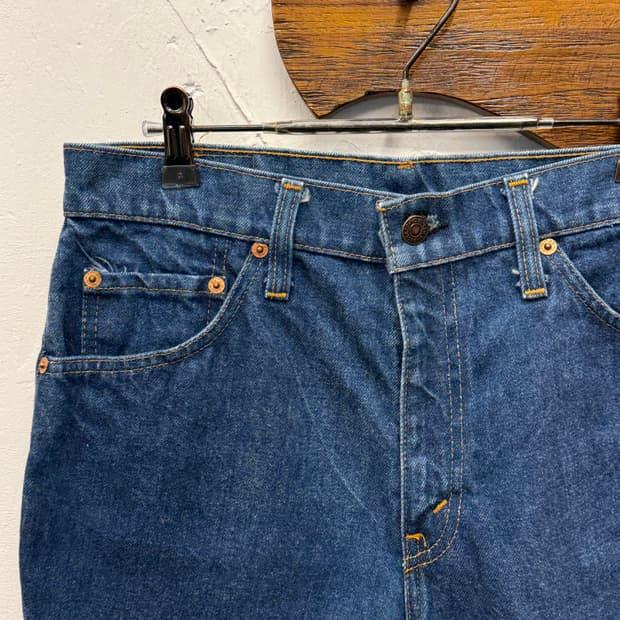 90s Levi’s 505 Denim Shorts 4