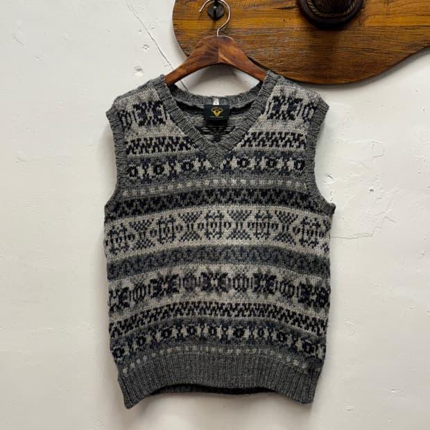 HIGHLAND British Wool Fair Isle Knit Ves 2