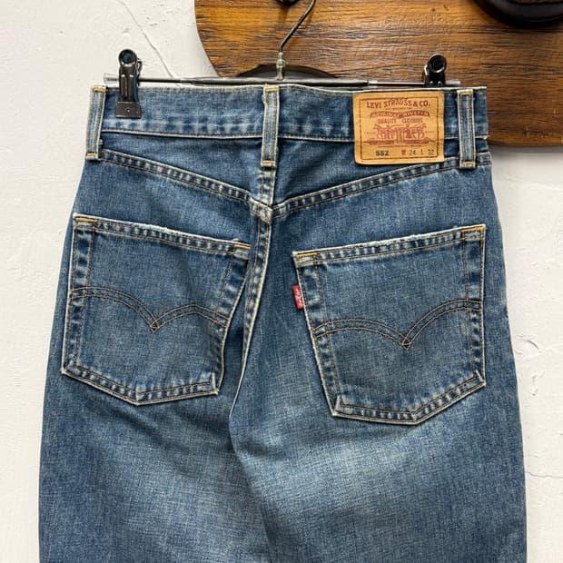 90s Japan Levi's 552 Straight Denim Pant 2