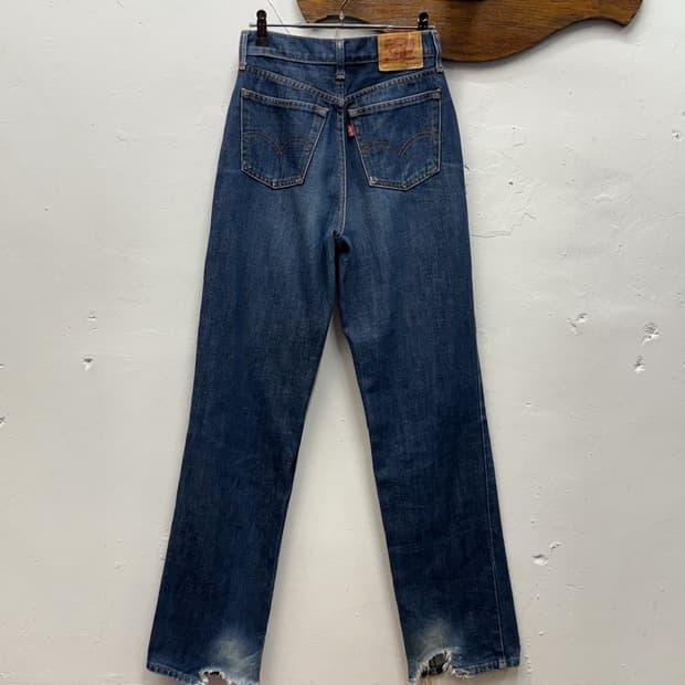 90s Levi's W519 Slim Straight Denim 2