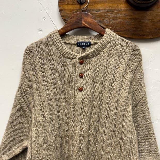 Old UNIQLO Wool Blend Henley Neck Knit 3